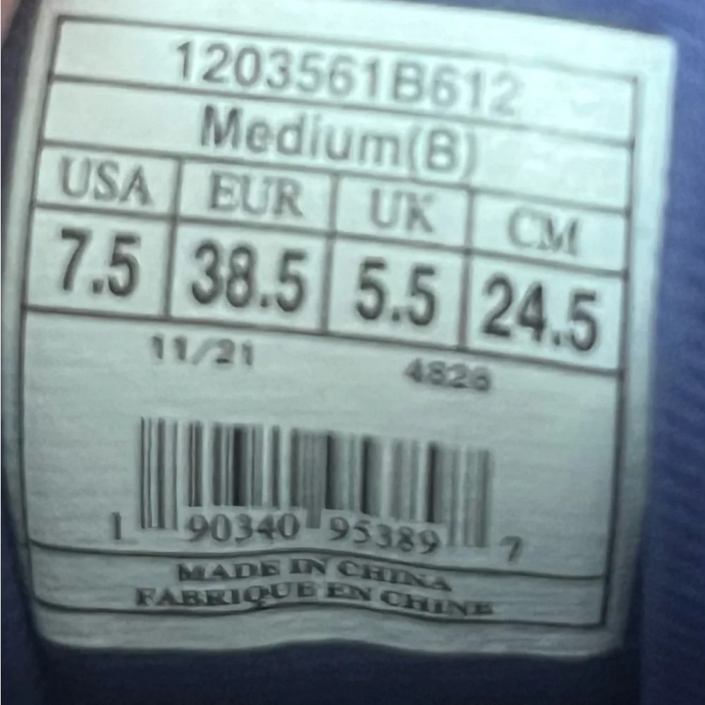 Brooks Women's Running Shoes

• athleisure 
• performance wear
• spring - Picture 5 of 5